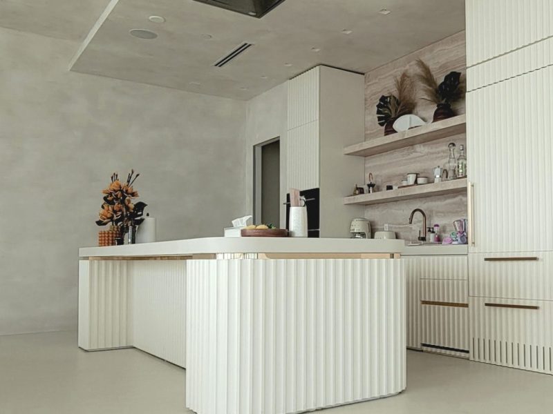 Microcement in kitchens with seamless modern finish